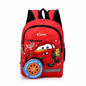 Cars Rucksack mit rotem Jeans-Effekt und weißem Hintergrund
