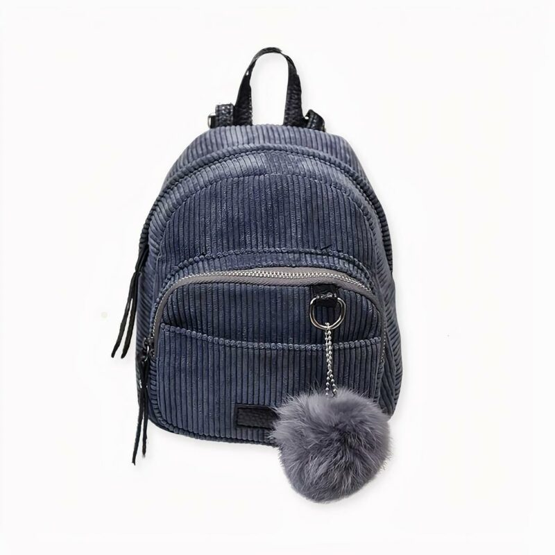 IMG_Rucksack femme petit_format_velours_côtelé_1F Entdecken Sie diesen bezaubernden, kleinformatigen Damen-Rucksack aus Cord und spielen Sie mit der Karte der Sanftheit. Der Rucksack ist praktisch und warm und sorgt dafür, dass Sie immer feminin aussehen. Er fühlt sich gut an und sieht gut aus, Sie werden ihn nicht mehr missen wollen!