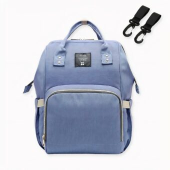 Dieser Baby-Rucksack mit 3 Flaschenhaltern in einer großen Auswahl an Farben wurde für moderne Mütter entworfen. Dieser Rucksack ist praktisch, nützlich und trendy und wird Ihr bester Verbündeter mit Ihrem Baby sein. Viele Taschen und Fächer, damit Sie alle Sachen Ihres Kindes überall hin mitnehmen können.