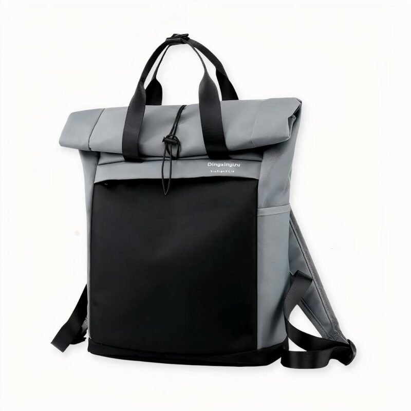 IMG_Rucksack_minimaliste_et_fonctionnel_1F Entdecken Sie diesen minimalistischen und funktionellen Rucksack, dessen Design von der Berliner Architektur inspiriert wurde. Mit seinem minimalistischen Design wird er Sie auf all Ihren Wegen begleiten, sei es mit dem Fahrrad, zu Fuß oder in der U-Bahn. Der Rucksack ist praktisch und robust und bietet Platz für alles, was Sie brauchen.