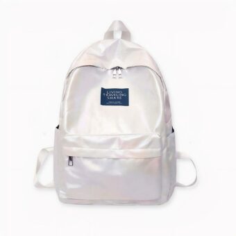 Dieser holographische Schulrucksack ist in vier Farben erhältlich. Ob Schulranzen oder Alltagsrucksack, er bringt Farbe und Fröhlichkeit in Ihr Outfit und Ihren Alltag. Der Rucksack ist groß genug für einen Laptop und alles, was Sie sonst noch für den Tag brauchen.
