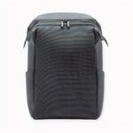 Entdecken Sie diesen minimalistischen, strukturierten Rucksack mit seinem klaren und strukturierten Design, der sich ideal für den Alltag eignet: für die Arbeit, den Unterricht oder auch für den Sport. Mit seinem großen Fassungsvermögen von 20L können Sie keine Kompromisse eingehen und alles Notwendige, wie z.B. Ihren Computer (bis zu 15 Zoll), mitnehmen.