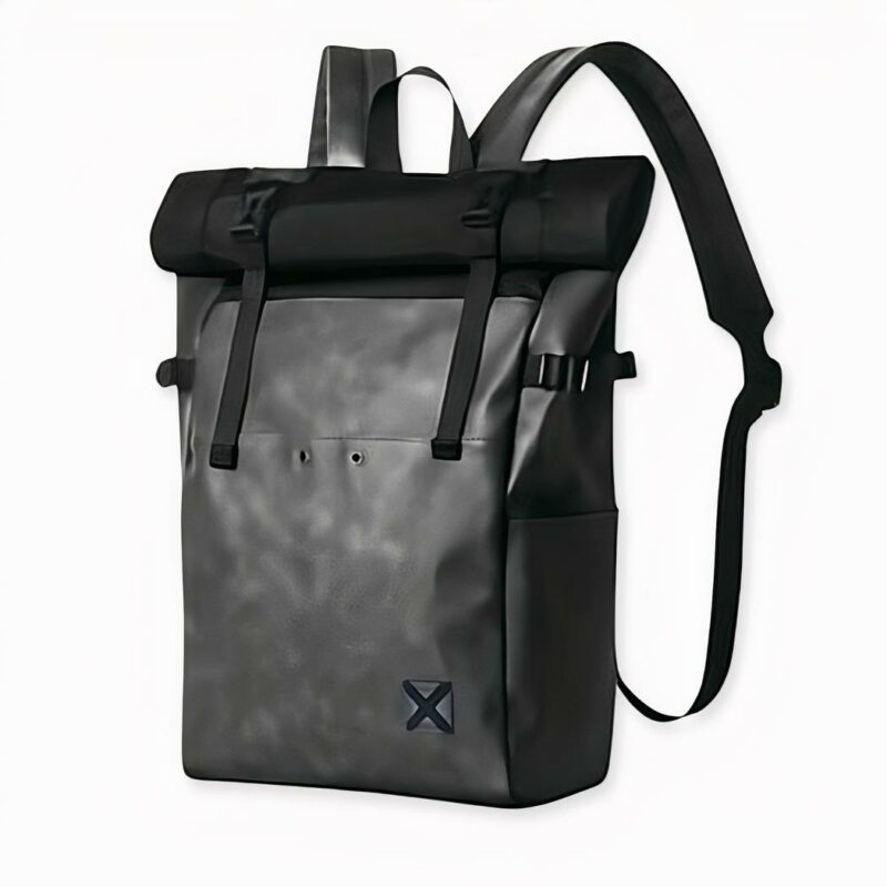 Ein moderner Design-Rucksack für den täglichen Gebrauch. Dieser Rucksack ist wasserdicht und hat ein PVC-Material. Er ist ideal für die Schule, die Arbeit oder einen Ausflug in die Natur zu Fuß oder mit dem Fahrrad.