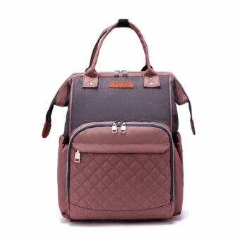Moderne, gesteppte Wickeltasche in rosa mit weißem Hintergrund
