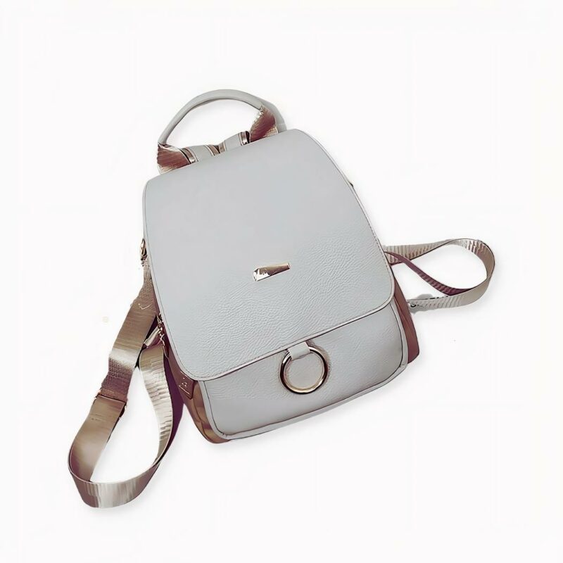 Dieser Rucksack aus Kunstleder im Vintage-Stil wird zu Ihrer Lieblingstasche und passt zu jedem Look. Die Tasche hat eine große Tasche mit Reißverschluss, eine kleine Tasche auf der Vorderseite und eine Tasche auf dem Rücken.