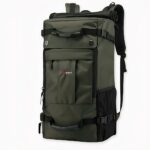 Dieser Reiserucksack mit großem Fassungsvermögen ist perfekt für Reisen von einigen Tagen. Der Rucksack ist in zwei Größen erhältlich, 40 und 50 Liter. Der 40-Liter-Rucksack lässt sich an der Seite öffnen und der 50-Liter-Rucksack lässt sich vollständig öffnen. Ein multifunktionaler und vielseitiger Rucksack mit vielen Taschen.