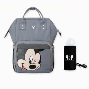 Erliegen Sie dem Charme dieser hübschen Baby-Wickeltasche mit Mickey-Mouse-Motiv. Ein multifunktionaler Rucksack mit großer Kapazität und 12 Taschen, der es Ihnen ermöglicht, die kleinsten Dinge für Ihr Baby mitzunehmen. Ihre Spaziergänge mit Ihrem Baby werden mit dieser Tasche noch angenehmer.