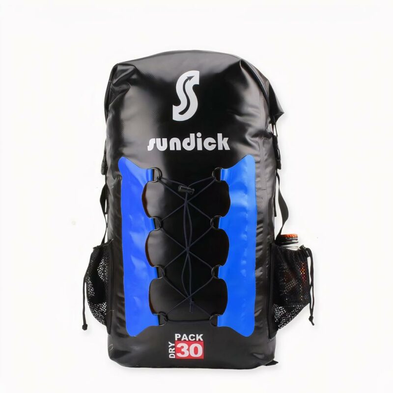 Ein Rucksack mit einem Fassungsvermögen von 30 Litern, der Sie auf einer Wanderung oder beim Camping im Freien begleitet. Diese Reisetasche ist wasserdicht und hält Ihre Sachen vor Regen geschützt. Packen Sie Ihre Kleidung, Proviant, Medikamente und alles andere, was Sie brauchen.