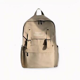 Lassen Sie sich von diesem Rucksack im neuen Teenager-Trend verführen. Dieser Rucksack wird Ihnen gefallen, wenn Sie ein Fan des lässigen Looks sind. Dieses Accessoire wird Ihnen das Leben im Alltag erleichtern. Das große Fach und die geräumige Tasche helfen Ihnen, Ihre Schulsachen wie Hefte, Bücher und den Laptop zu transportieren.