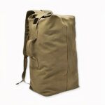 Entdecken Sie diese schöne Tasche in elegantem Stil, die Sie täglich auf allen Reisen begleiten wird. Dieser reißfeste Rucksack wurde aus sehr leichtem und strapazierfähigem Material gefertigt. Er verfügt über ein separates Innenfach, in dem ein Laptop bis zu einer Größe von 15 Zoll Platz findet. In den zahlreichen Fächern können Sie kleine Gegenstände wie Ladegeräte, Batterien, Busfahrkarten usw. verstauen. Ein vielseitiger Rucksack für aktive Tage!