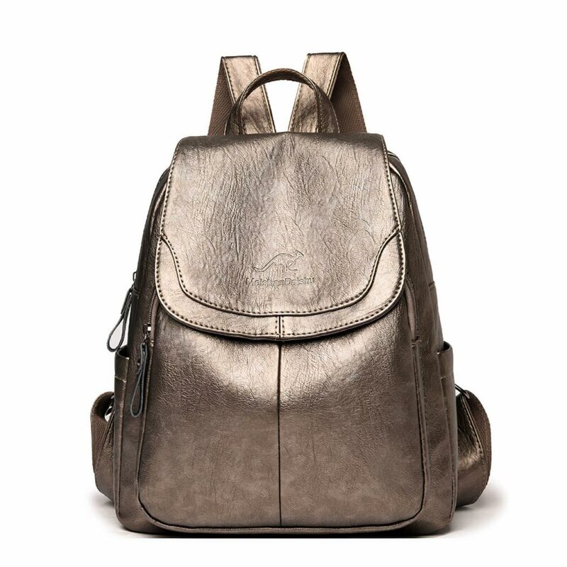 Rucksack für Frauen aus grauem Schafslederimitat mit weißem Hintergrund