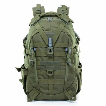 Camping-Rucksack für Männer grün mit weißem Hintergrund