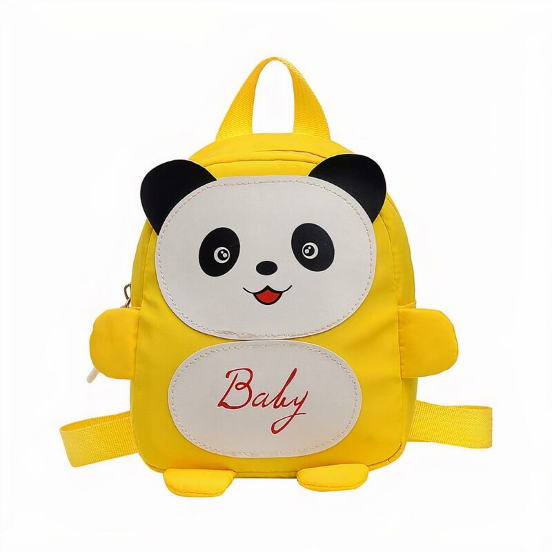 Kleiner gelber Panda-Schulrucksack mit weißem Hintergrund