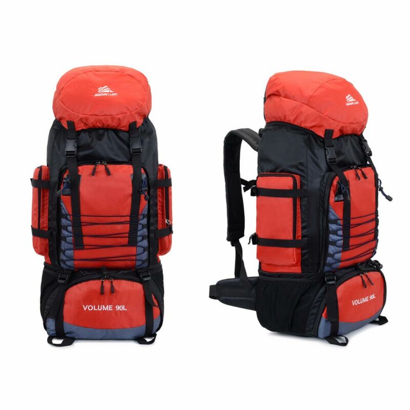 Sehr großer orange-schwarzer Wanderrucksack mit weißem Hintergrund