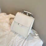 Kleiner Damen-Rucksack mit klaren Linien - Weiß - Handtasche Tasche