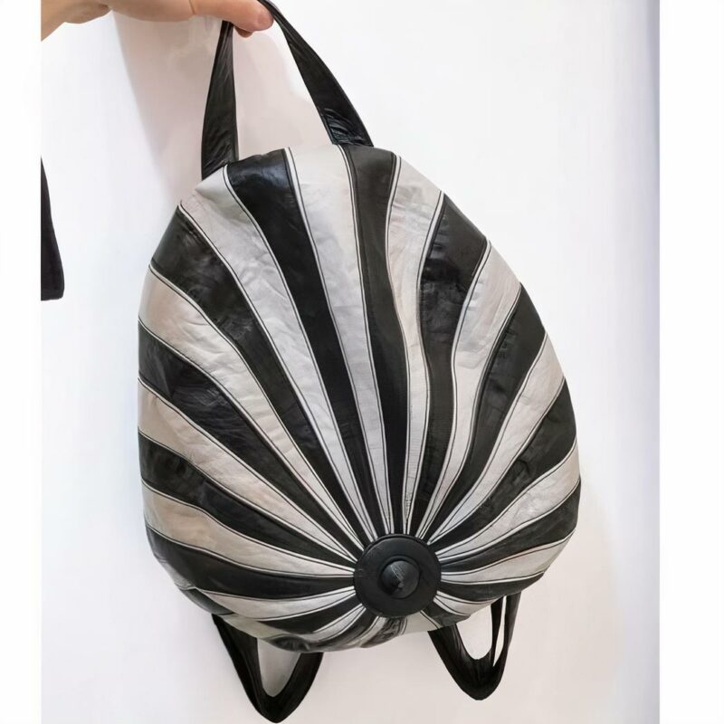 Runder Vintage Rucksack - Schwarz - Handtaschen Produkt