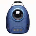 Möchten Sie Ihrer Katze oder Ihrem kleinen Hund eine Freude machen? Nehmen Sie ihn in diesem kleinen Katzenrucksack mit Sichtfenster mit auf einen Spaziergang. Für Ihren Komfort wurde der kleine Katzenrucksack mit Sichtfenster in einem kompakten Format hergestellt, wodurch er leichter ist. Im Inneren hat Ihre Katze jedoch genug Platz, um sich wohl zu fühlen.