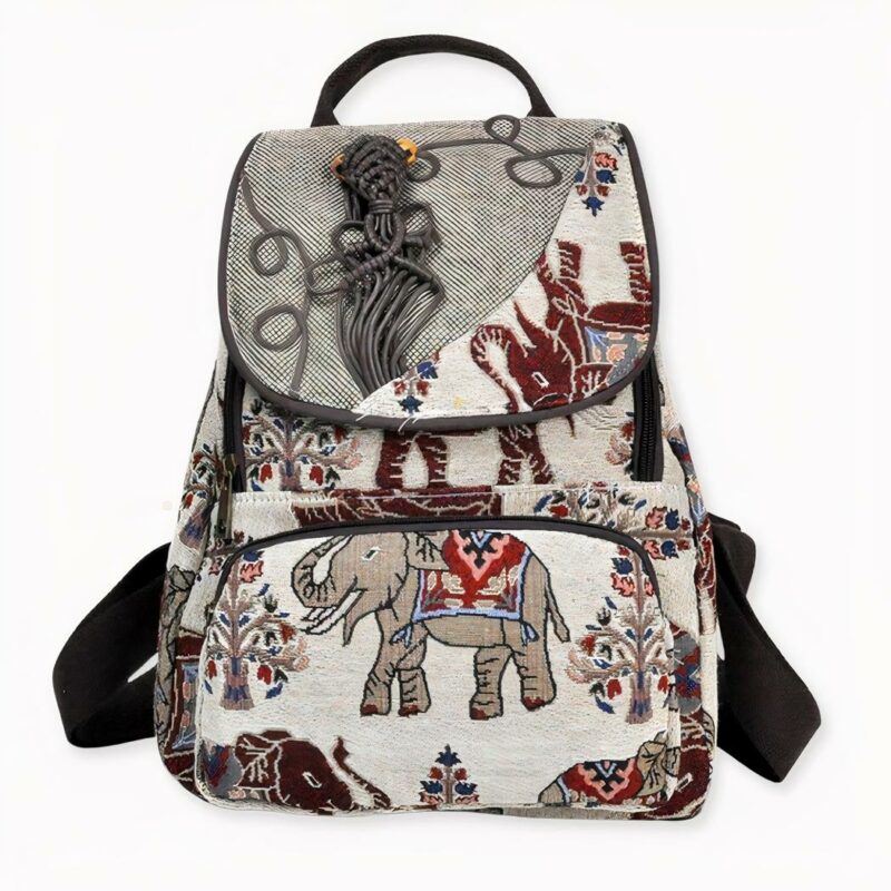 Ein Rucksack im Boho-Stil mit Ethno-Print für Frauen, die sich einen originellen Vintage-Look wünschen. Lassen Sie sich von diesem Damen-Rucksack mit Elefanten-Stickerei verführen, der Sie auf eine Reise mitnehmen wird.