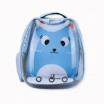 Mit diesem transparenten Rucksack mit Cartoon-Motiv für Katzen wird das Gassigehen mit Ihrer Katze zum Vergnügen. Ihre Katze wird sich darin wohlfühlen, denn die drei großen Löcher sorgen für Luftzufuhr, damit sie gut atmen kann. Das transparente Design sorgt für eine angenehme Reise, da Ihre Katze alles sehen kann, was draußen ist.