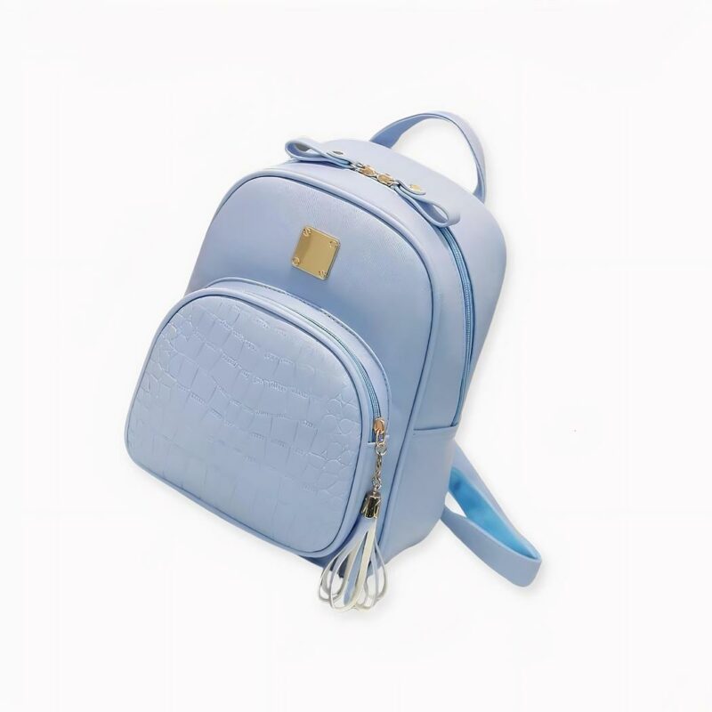 Möchten Sie sich schick und trendy kleiden? Dann greifen Sie zu diesem süßen Lederrucksack mit Krokodilmuster. Dieser feminine Rucksack ist ideal für den Sommer und den Herbst. Das Accessoire, das Sie haben müssen, um Ihre persönlichen Gegenstände mit Stil in der Stadt zu transportieren. Und die gute Nachricht ist, dass Sie bei diesem Rucksack mit Krokoprägung zwischen verschiedenen Farben wählen können.