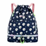 Wasserdichter Sportrucksack für Frauen blau mit Blumen und weißem Hintergrund