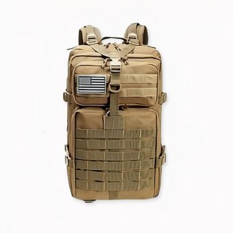 Großer Spezial-Militärrucksack 50L beige mit hellgrauem Hintergrund.