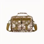 Entdecken Sie diese militärische Umhängetasche in Camouflage. Ihre Form und die verschiedenen Farben verleihen ihr Eleganz. Praktische Militärtaschen mit mehreren Fächern für die Aufbewahrung. Ob für Ihre Aktivitäten im Freien oder Ihre täglichen Ausflüge, Sie werden seine Widerstandsfähigkeit, seine Praktikabilität und die Möglichkeit, Ihre digitalen Geräte überall aufzuladen, zu schätzen wissen.