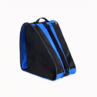 Rucksack für Ski- oder Snowboardschuhe in blauer Ausführung auf hellgrauem Hintergrund.