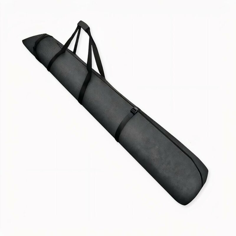 IMG_Sac_de_ski_ou_snowboard_imperméable-transformed Wasserdichter, längenverstellbarer Ski- oder Snowboard-Rucksack auf hellgrauem Hintergrund.