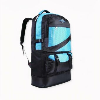 60L Skirucksack aus Nylon in blauer Ausführung und auf hellgrauem Hintergrund.