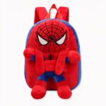 Spider-Man-Rucksack mit Plüsch auf der Rückseite, gute Qualität und sehr trendy.