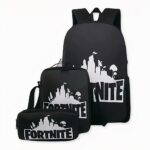 Dreiteiliger schwarzer Fortnite-Rucksack mit Motiv auf der Vorderseite, gute Qualität und sehr trendy.