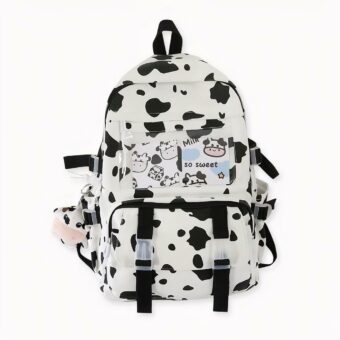 Rucksack mit Kuhprint und schönem Motiv auf dem Rücken eines Mädchens