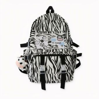 Rucksack mit Zebradruck und einem schönen Motiv auf dem Rücken eines Mädchens. Gute Qualität und sehr trendy.