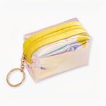 Sie suchen eine kleine, niedliche und elegante Geldbörse, die Sie nicht ruiniert? Entdecken Sie diese kleine Geldbörse in holographischen Farben! Diese kleine Schönheit ist aus hochwertigem PU gefertigt und in einer Vielzahl von holographischen Farben erhältlich, die sicher Ihre Aufmerksamkeit erregen werden.