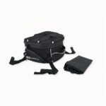 Wasserdichter Motorrad-Rucksack mit hoher Kapazität auf hellgrauem Hintergrund.