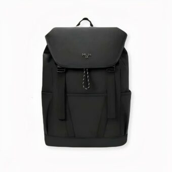 Wenn Sie nach einem Rucksack suchen, der Ihre Sachen sicher und trocken hält und gleichzeitig bequem zu tragen ist, dann sollten Sie sich unseren ergonomischen, wasserdichten Rucksack mit großem Fassungsvermögen in Schwarz ansehen. Dieser Rucksack ist aus langlebigen, wasserfesten Materialien gefertigt und verfügt über ein bequemes, ergonomisches Design, das ihn leicht zu tragen macht. Er hat auch ein großes Fassungsvermögen, so dass Sie problemlos alle wichtigen Dinge für einen Tag oder eine längere Reise mitnehmen können. Darüber hinaus ist die schwarze Farbe elegant und stilvoll. Ob Sie nun auf Wanderwegen oder auf der Straße unterwegs sind, unser ergonomischer und wasserdichter Rucksack ist die perfekte Wahl, um Ihre Sachen zu transportieren.