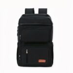 Die Picknick-Kühltasche mit großem Fassungsvermögen ist ein unverzichtbares Accessoire für unterwegs. Er hält Ihre Speisen und Getränke stundenlang kühl und ist somit der ideale Begleiter für Picknicks, Campingausflüge oder Wanderungen. Die Kühltasche besteht aus einem robusten und langlebigen Material mit einer doppelten Schicht aus isolierendem Schaumstoff, um die Temperatur Ihrer Speisen und Getränke zu halten. Das große Fassungsvermögen der Tasche ermöglicht es, bis zu 16 Liter Essen und Trinken zu transportieren, was sie zu einer ausgezeichneten Wahl für Familien und Gruppen macht. Die Tasche verfügt außerdem über einen ergonomischen Griff und einen verstellbaren Gurt, um den Transport zu erleichtern. Die Kühltasche wird mit einem herausnehmbaren Innenfach für zusätzlichen Komfort und Ordnung geliefert. Mit dieser großen Picknick-Kühltasche müssen Sie sich auf Reisen keine Sorgen mehr um Ihre Speisen und Getränke machen.