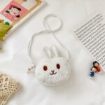 CP-Tasche aus Plüsch mit Schulterriemen in Form eines kleinen Hasenkopfes