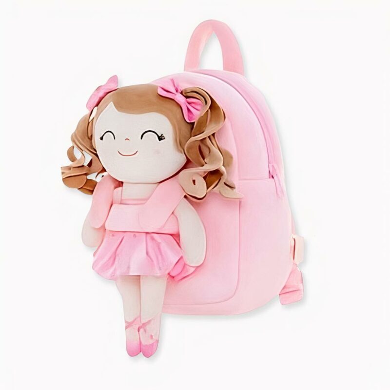 cP Rucksack für Kinder, rosa mit einer Plüschpuppe eines kleinen Mädchens auf der Vorderseite, das als kleine Balletttänzerin gekleidet ist und mit geschlossenen Augen lächelt.