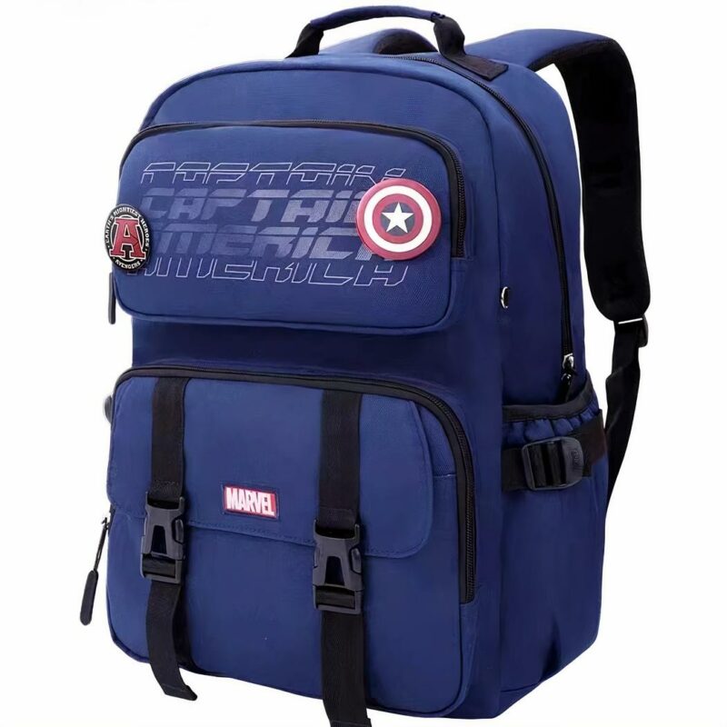 Dunkelblauer Marvel-Schulrucksack mit 2 Außenfächern auf der Vorderseite mit der Aufschrift Captain America, 46 cm hoch, 19 cm breit und 33 cm tief