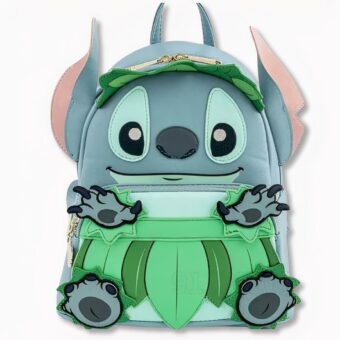 Kinderrucksack mit Stitch in grün und blau auf hellgrauem Hintergrund