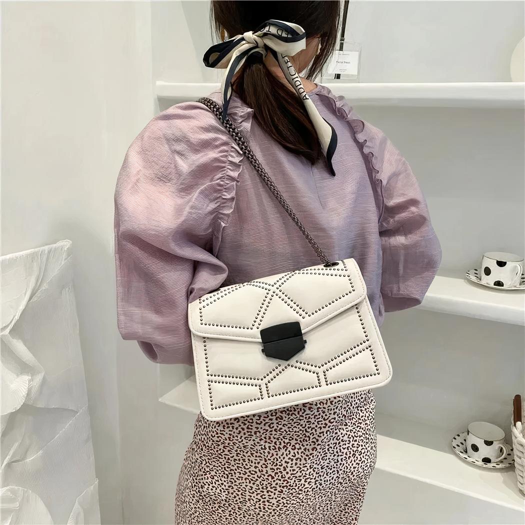Umhängetasche mit elegantem Perlendesign – Bild 10