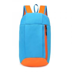 Ultraleichter Damen-Rucksack in Blau und Orange mit weißem Hintergrund