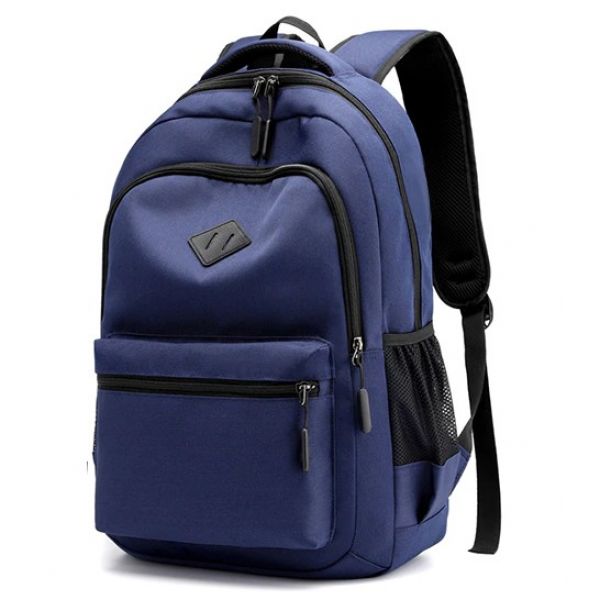 Einfarbig Blauer Rucksack Mit Schulterriemen Mit Weißem Hintergrund