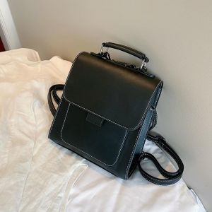 Kleiner Damen-Rucksack mit klaren Linien - Schwarz - Handtaschen Produkt