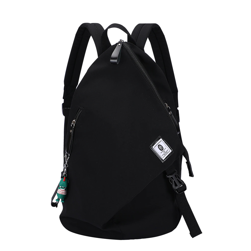 Personalisierter Rucksack für Frauen aus schwarzer Baumwolle mit einem weißen Hintergrund