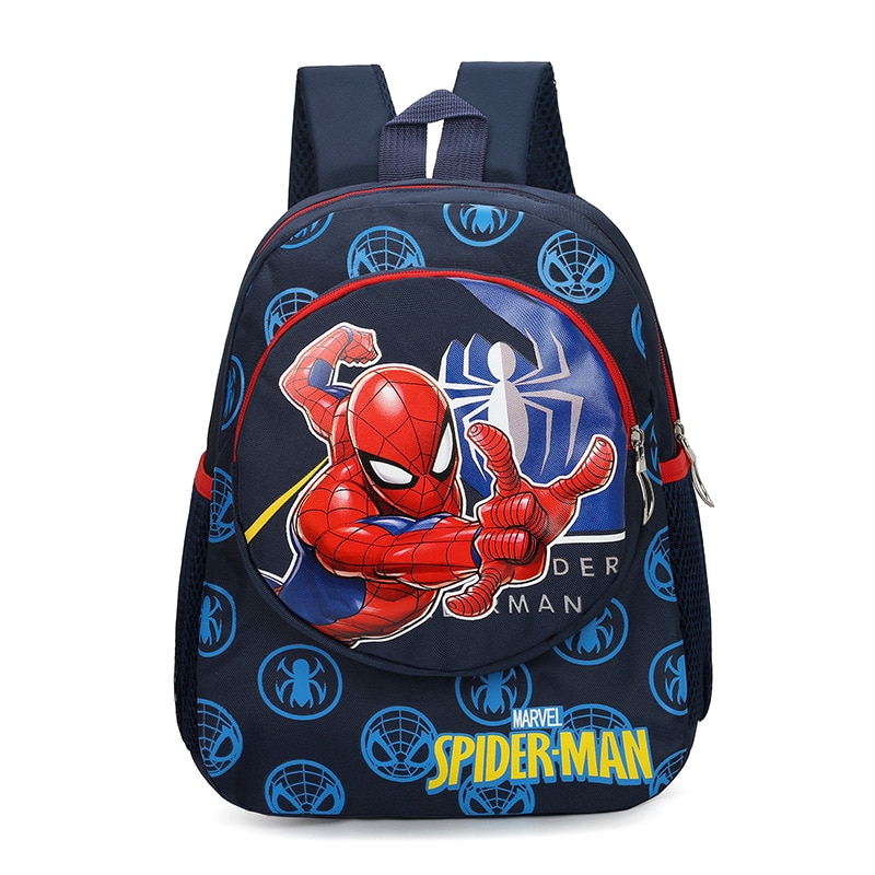 Niedlicher und farbenfroher Spiderman-Rucksack in Blau mit weißem Hintergrund