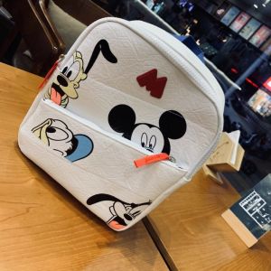 Mini Mickey Mouse Rucksack für Kinder weiß mit einem Hintergrund ein Schreibtisch